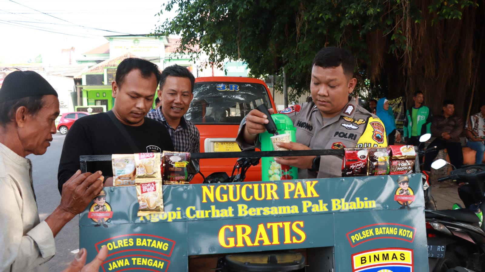 Ngopi Bareng Warga, Bhabinkamtibmas Polsek Batang Kota Dengarkan Aspirasi Warga