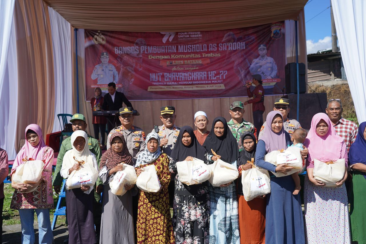 Momentum Hari Bhayangkara Ke – 77, Komunitas Trabas dan Polres Batang Bangun Musala di Bawang