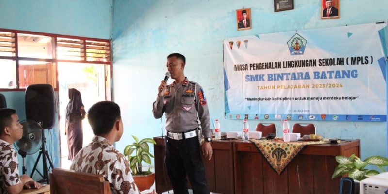 Satlantas Batang Edukasi Pentingnya Tertib Berlalu Lintas Bagi Pelajar