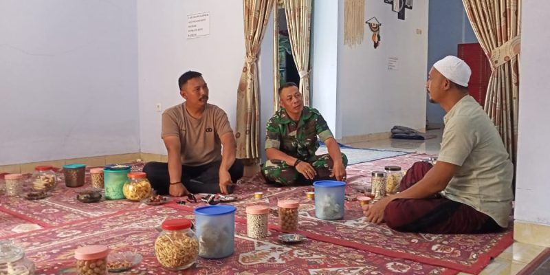 Guna Berikan Rasa Aman Dan Nyaman, Babinsa Koramil Blado Laksanakan Patroli