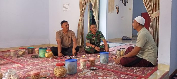 Guna Berikan Rasa Aman Dan Nyaman, Babinsa Koramil Blado Laksanakan Patroli