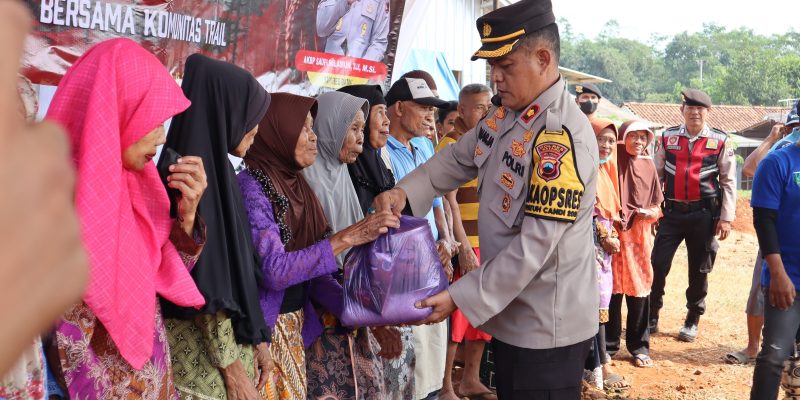 Polres Batang dan Komunitas Trail Ramaikan Hari Bhayangkara ke-77 dengan Baksos dan Grasstrack