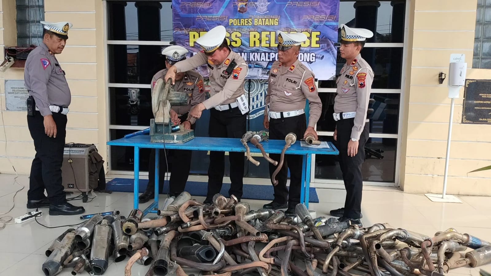 Operasi Patuh Candi 2023, Satlantas Polres Batang Musnahkan Ratusan Knalpot Brong
