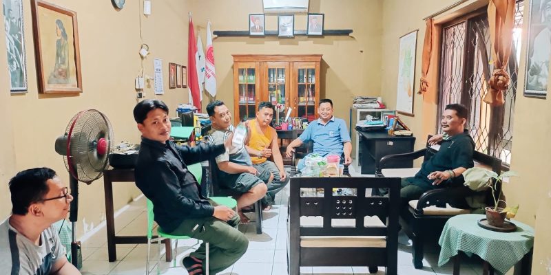 LMR-RI Komda Jombang Jalin Kebersamaan Dengan Makan Siang Di Kantor Bedahlawak
