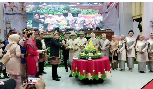 Pemkab Oku Gelar Acara Dalam Rangka Hut Kabupaten Oku Ke 113 Di Gedung Kesenian Baturaja Sekaligus Sidang Paripurna Istimewa