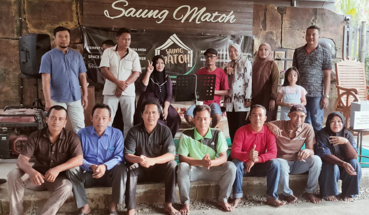 Reuni Alumni SMK N 1Rembang Tahun 2000/2001Jurusan Perabot Di Saung Matoh Desa Kemendung Kecamatan Rembang