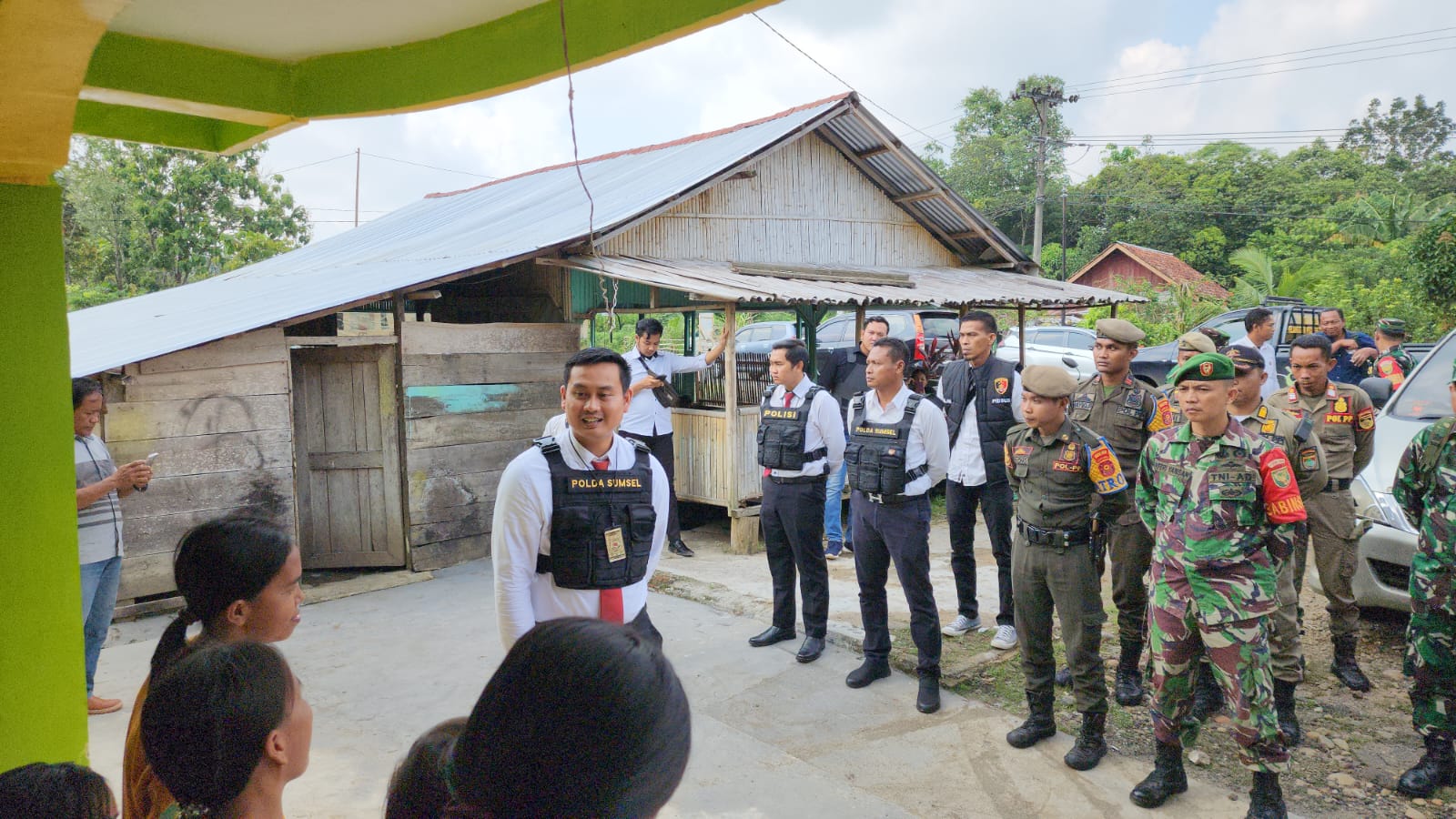 Tim Gabungan Unit Pidsus Satreskrim Polres Mura Bongkar Gudang Tempat Oplosan BBM Jenis Pertalite