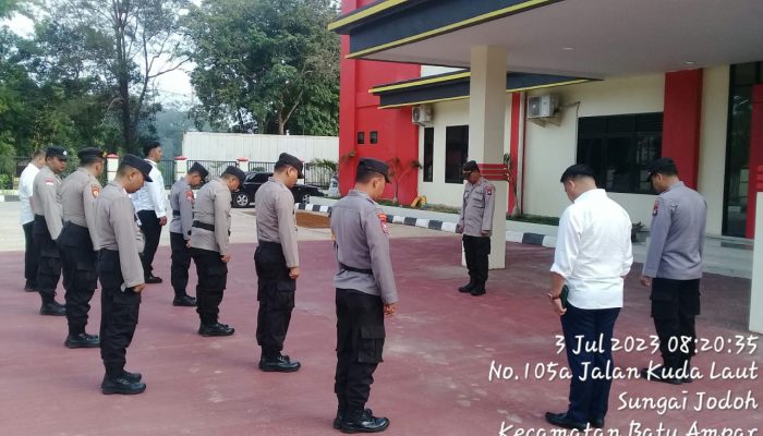 Waka Polsek Batu Ampar Melaksanakan Pengecekan Kelengkapan Personil
