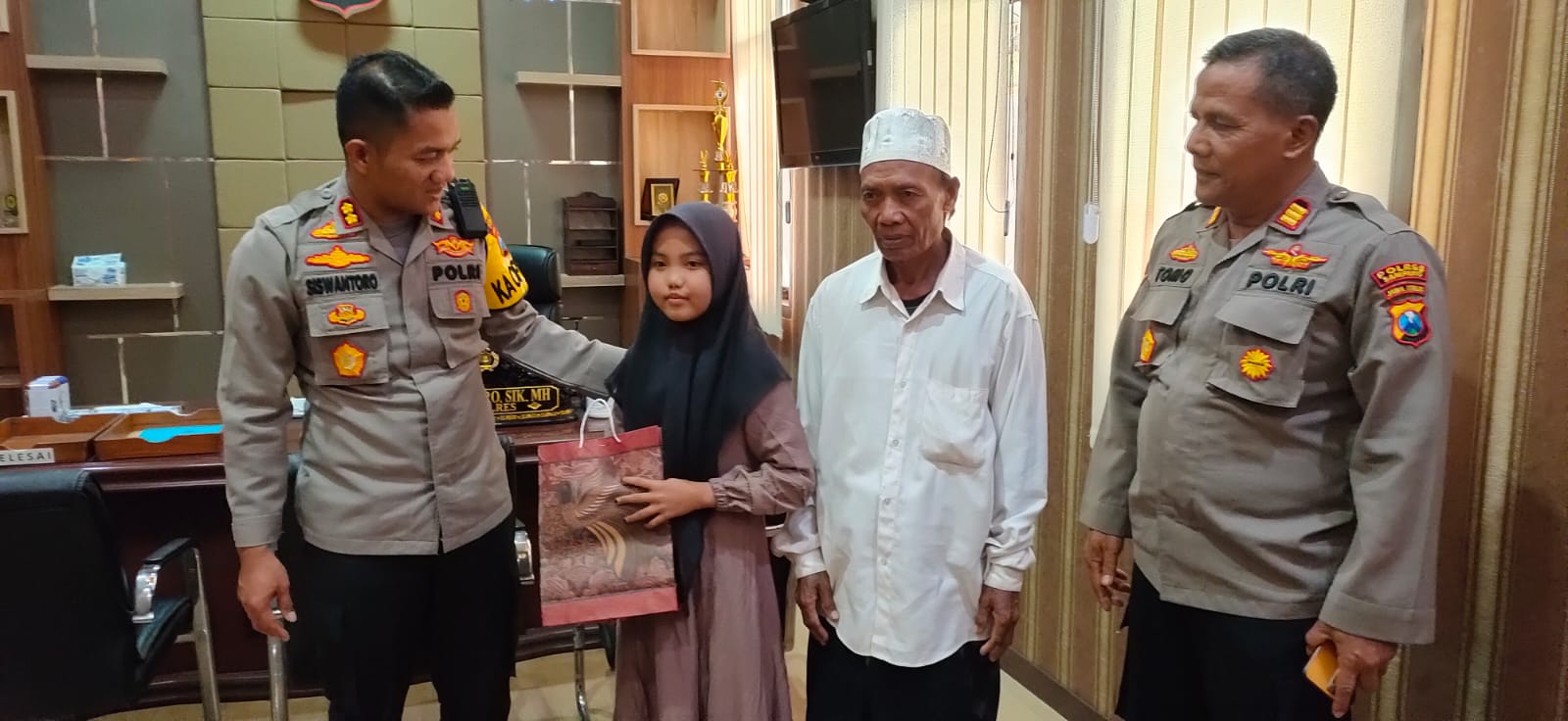Kapolres Sampang Beri Kado Istimewa Kepada Anak Penderita Penyakit Jantung
