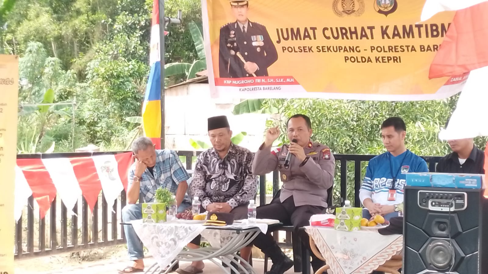 Kapolsek Sekupang Kompol Z.A.Cristopher Tamba Tampung Aspirasi Warga Perumahan Pesona Rhabayu