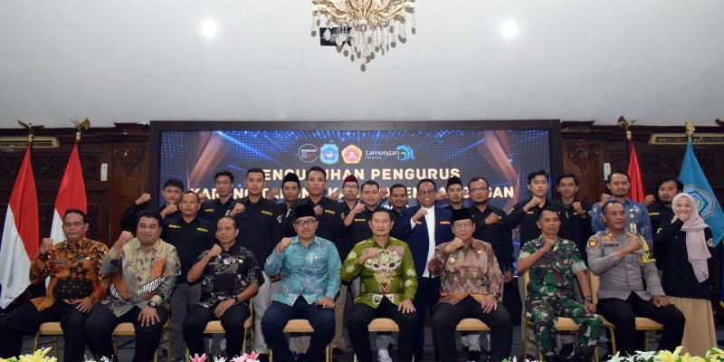 Kukuhkan Kepengurusan Karang Taruna, Bupati Lamongan Ajak Sinergi Pemerintah Daerah