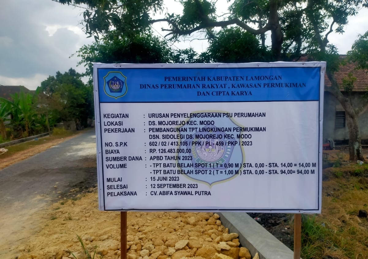 Disambut Baik Pembangunan TPT Pemukiman Warga Sidolegi Desa Mojorejo