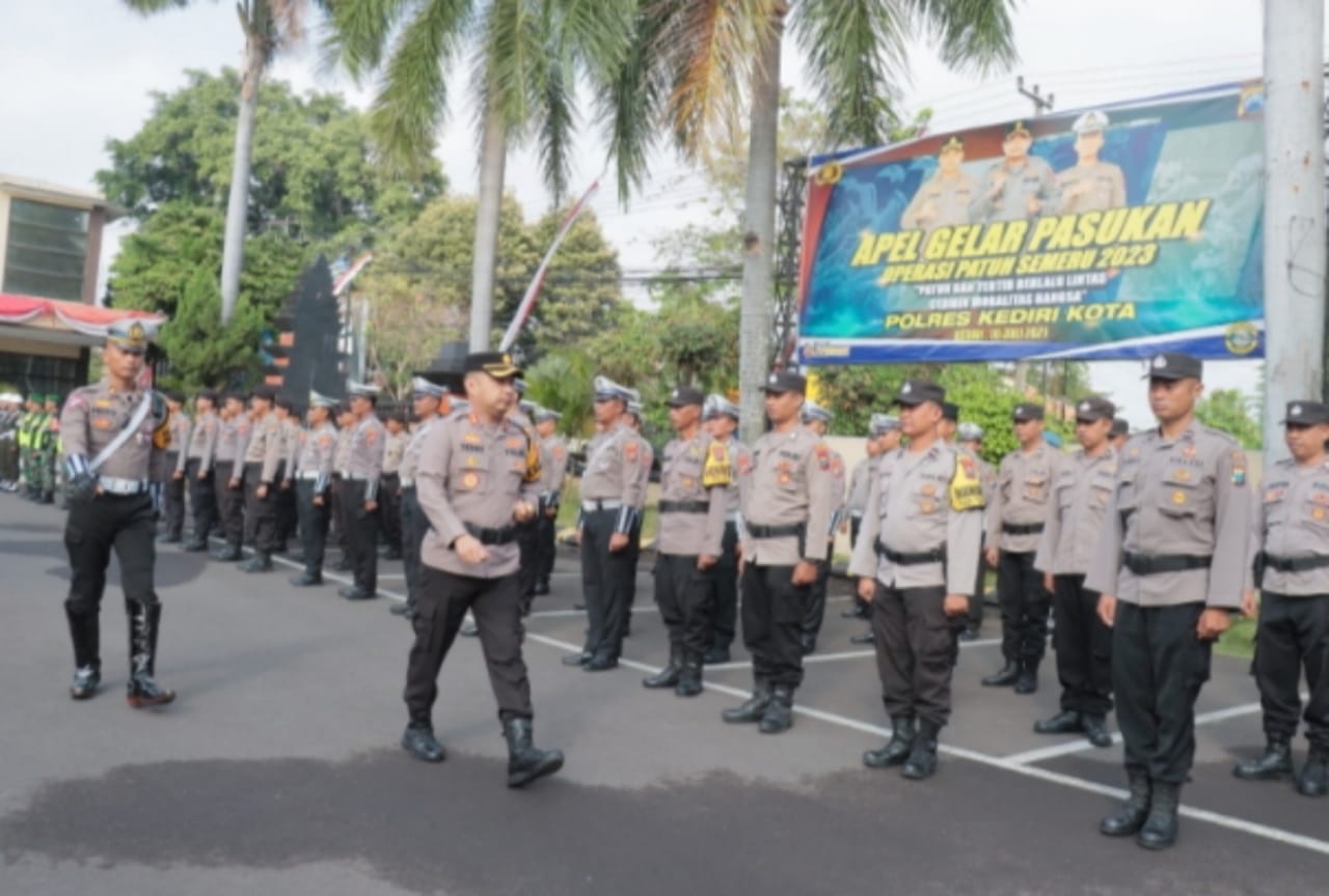 Kapolres Kediri Kota AKBP Teddy Chandra Gelar Pasukan Oprasi Patuh Semeru 2023.