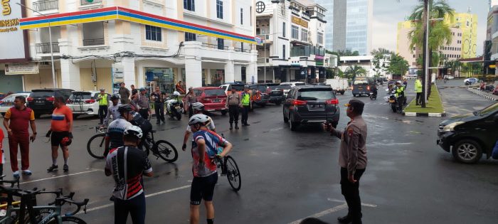 Kapolsek Batu Ampar Pimpin Pengamanan PAM Gowes Alumni Akpol 87 Bersama Kapolda Kepri