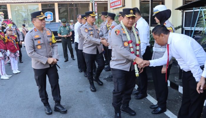 Berikan Motivasi Personel di Jajaran, Kapolda Jatim Kunjungi Polres Nganjuk.