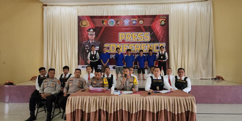 Kapolres Musi Rawas Mengadakan Press Conference 5 Tersangka Pencurian Dan Narkoba