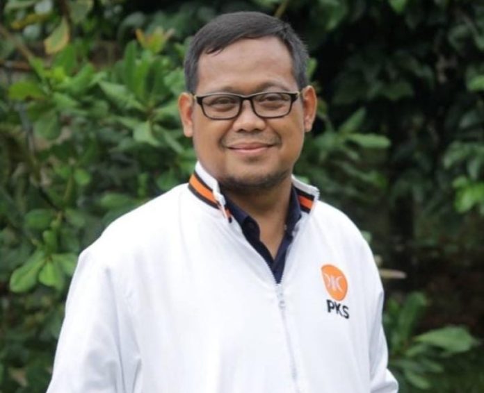 Momen Pemotongan Yang di Lakukan Oleh Sekda kota Depok Sopian Suri