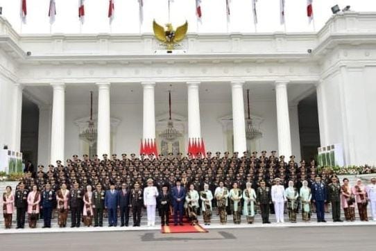 Presiden Jokowi Lantik 833 Perwira Remaja TNI Dan Polri