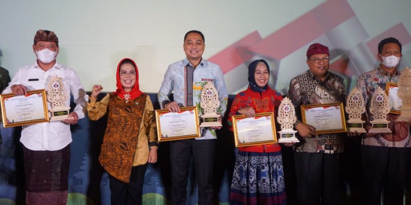 Setelah Dinobatkan Jadi Penggerak Koperasi Terbaik se-Indonesia, Wali Kota Eri Kini Terima Penghargaan Pembina Koperasi Andalan