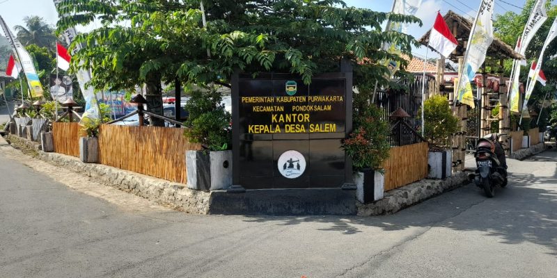 H. Nana Sobana Kepala Desa  Salem dari seja menjabat terus lakukan pembenahan Desa nya.
