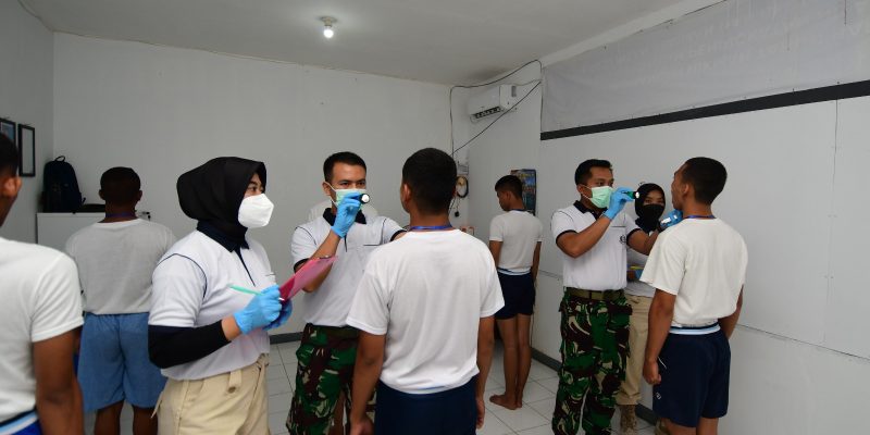 Ratusan Peserta Seleksi Bintara & Tamtama TNI AL Tahun 2023 Panda Lantamal IV Jalani Seleksi Kesehatan Pertama