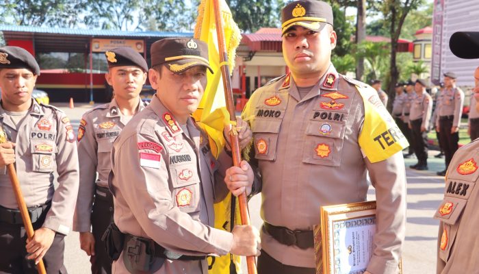 Kapolsek Batu Ampar Terima Penghargaan Polsek Terbaik Periode Juli 2023 Dari Kapolresta Barelang