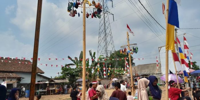 Dalam Memeriahkan Hari Kemerdekaan Rw.01 Dan Rt.01.02.03.04 Desa Air Paoh Kec. Baturaja Timur Kab.Oku Menggelar Acara Perlombaan