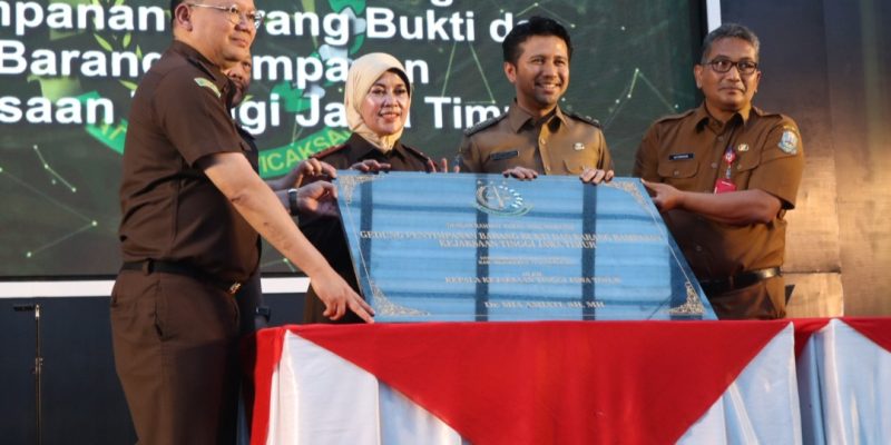 Bupati Mojokerto Hadiri Peresmian Gedung Tempat Penyimpanan Barang Bukti Dan Barang Rampasan Kantor Kejaksaan Tinggi Jawa Timur