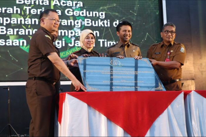 Bupati Mojokerto Hadiri Peresmian Gedung Tempat Penyimpanan Barang Bukti Dan Barang Rampasan Kantor Kejaksaan Tinggi Jawa Timur