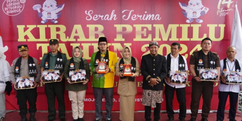 Bupati Mojokerto Sambut Kedatangan Kirab Pemilu