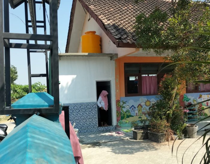 Bangun Toilet Dan Paving TK Di Desa German, Diduga Ada Unsur Mark’ Up