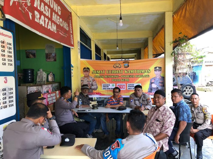 Jum’at Curhat, Kapolsek Bengkong: Masyarakat Lebih Mudah Menyampaikan Keluhan, Aduan & Tukar Pikiran ke Polisi