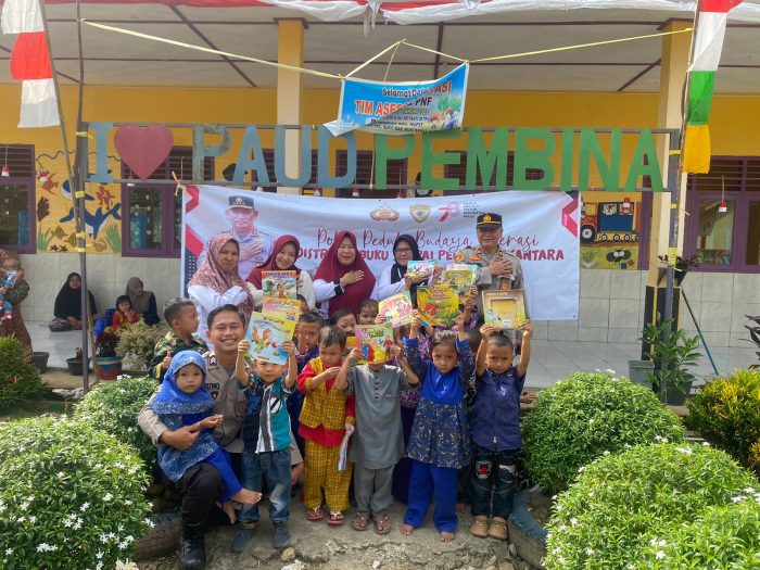 Budaya Literasi, Polres Muratara Bersama Enam Polsek Serentak  Distribusi Buku Sampai  Pelosok Bumi Beselang Serundingan