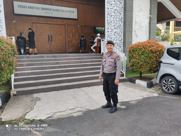 Polsek Batu Ampar Lakukan Pengamanan Kegiatan Ibadah Minggu Di Gereja Prioritas