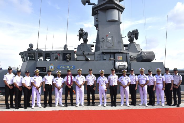 Jelang Latihan Bersama Indonesia-Singapore di Perairan Bintan & Batam, Kapal Perang Singapore Tiba di Batu Ampar
