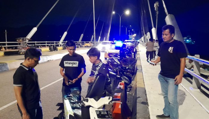 Gelar Cipkon, Kapolsek Sagulung: Stop Pungli dan Dilarang Parkir Kendaraan di Atas Jembatan 1 Barelang