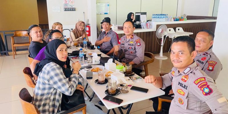 Jalin Silaturahmi dan Perkuat Sinergitas Kapolsek Sekupang Ngopi Bareng Bersama Awak Media
