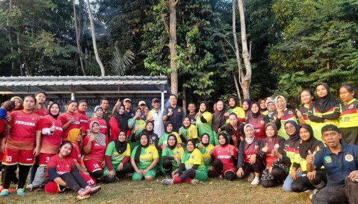 PEMDES Tanjungsari Bersama Jajaran Karang Taruna Mengadakan Tournamen Sepak Bola Wanita