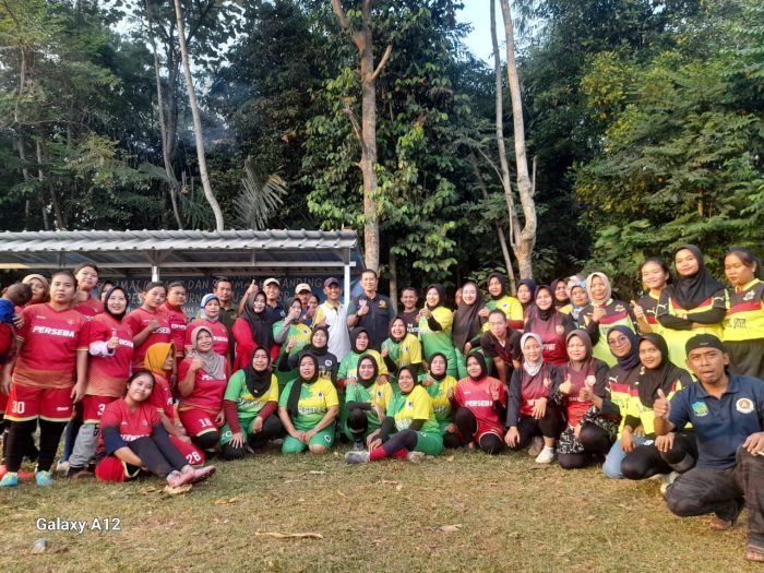 PEMDES Tanjungsari Bersama Jajaran Karang Taruna Mengadakan Tournamen Sepak Bola Wanita