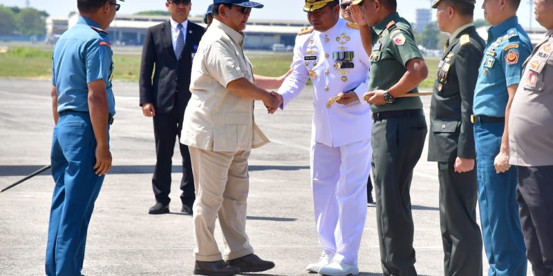 Danpuspenerbal Sambut Kedatangan Panglima TNI dan Menhan Rl di Lanudal Juanda