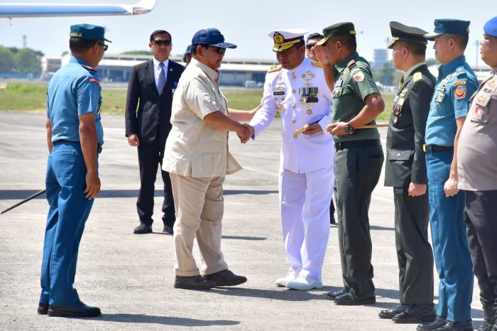 Danpuspenerbal Sambut Kedatangan Panglima TNI dan Menhan Rl di Lanudal Juanda