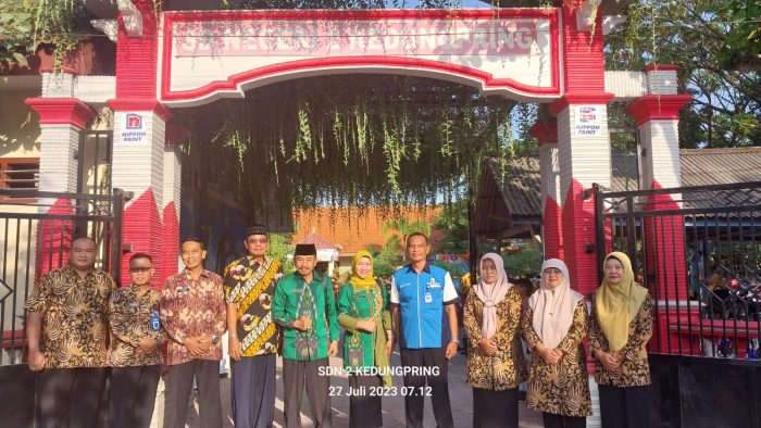 Team Monitoring Melakukan Kunjungan Ke SD Negeri KedungPring 2 Untuk Kegiatan Penutupan MPLS 2023