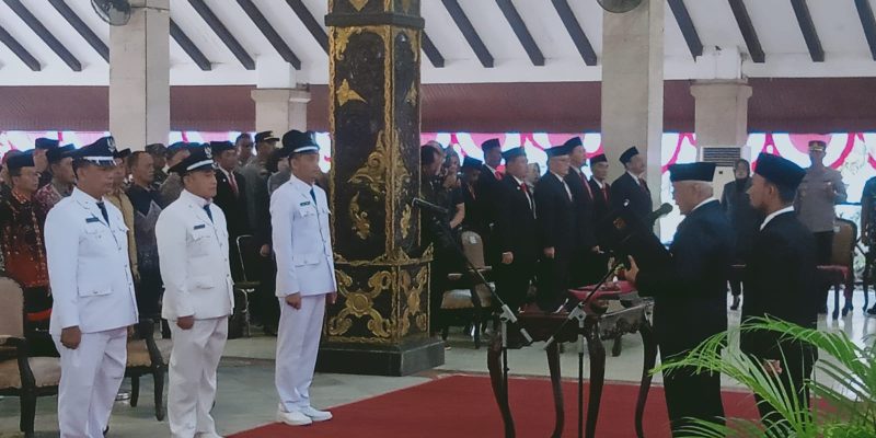 3 Kepala Desa di Lantik Bupati Kabupaten Malang .