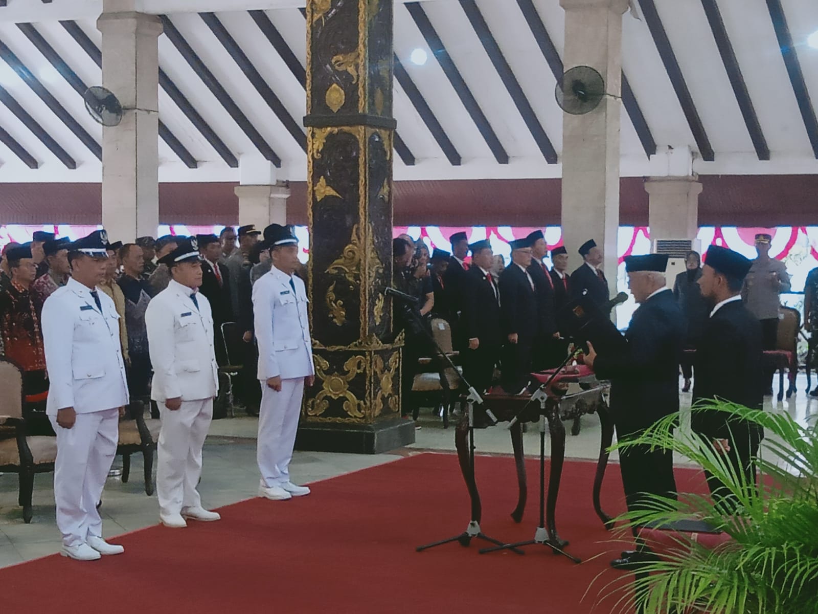 3 Kepala Desa di Lantik Bupati Kabupaten Malang .