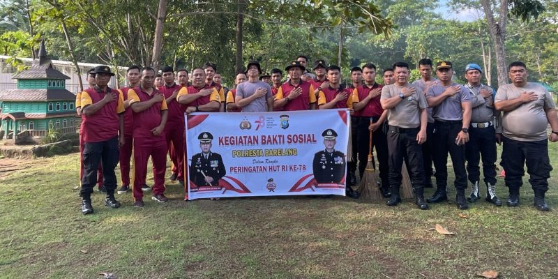 Kapolsek Bengkong Ikut Aksi Sosial Bersih-bersih Sampah Di Wisata Miniatur Rumah Adat Batam