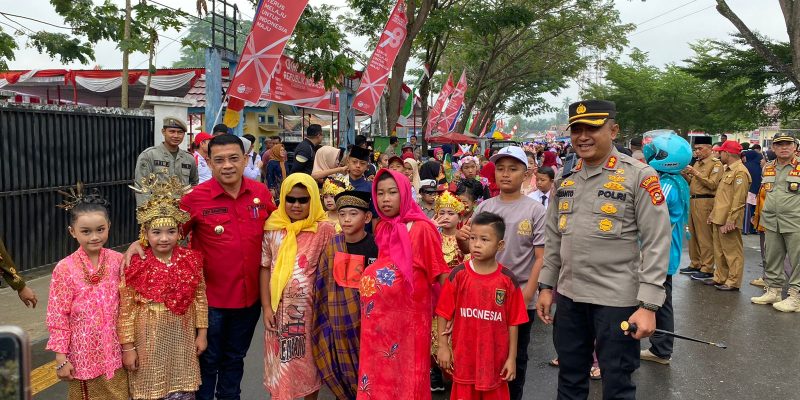 Kasat Lantas Polres Muratara AKP Saharudin, SH, Pimpin Pengamanan Karnaval Hari Kemerdekaan Republik Indonesian