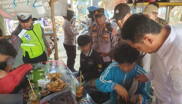 Edukasi dan Kesadaran dalam Razia Anak Sekolah Bolos: Polres Batang dan Satpol PP Gelar Razia