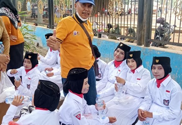 HUT RI 78, UPTD SDN Kraton 3 Bangkalan Ikuti meramaikan Gerak Jalan Tingkat Kecamatan