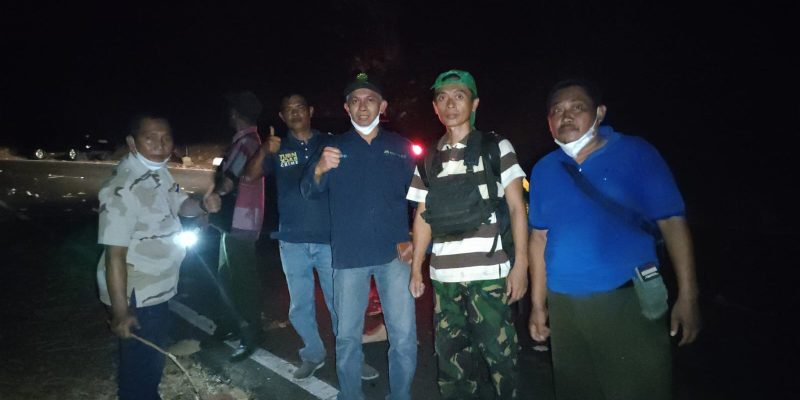 Administratur Perhutani KPH Bondowoso Bersama Team Pemadam Kebakaran Melumpuhkan Sijago Merah