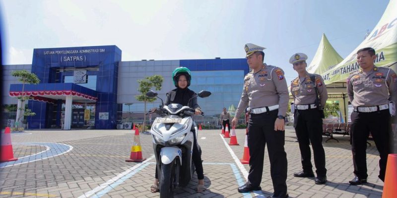 Polrestabes Surabaya Wujudkan SIM Cak Bhabin Dengan Mengubah Lintasan Angka 8, Layanan Cepat Dekat dan Bersahabat